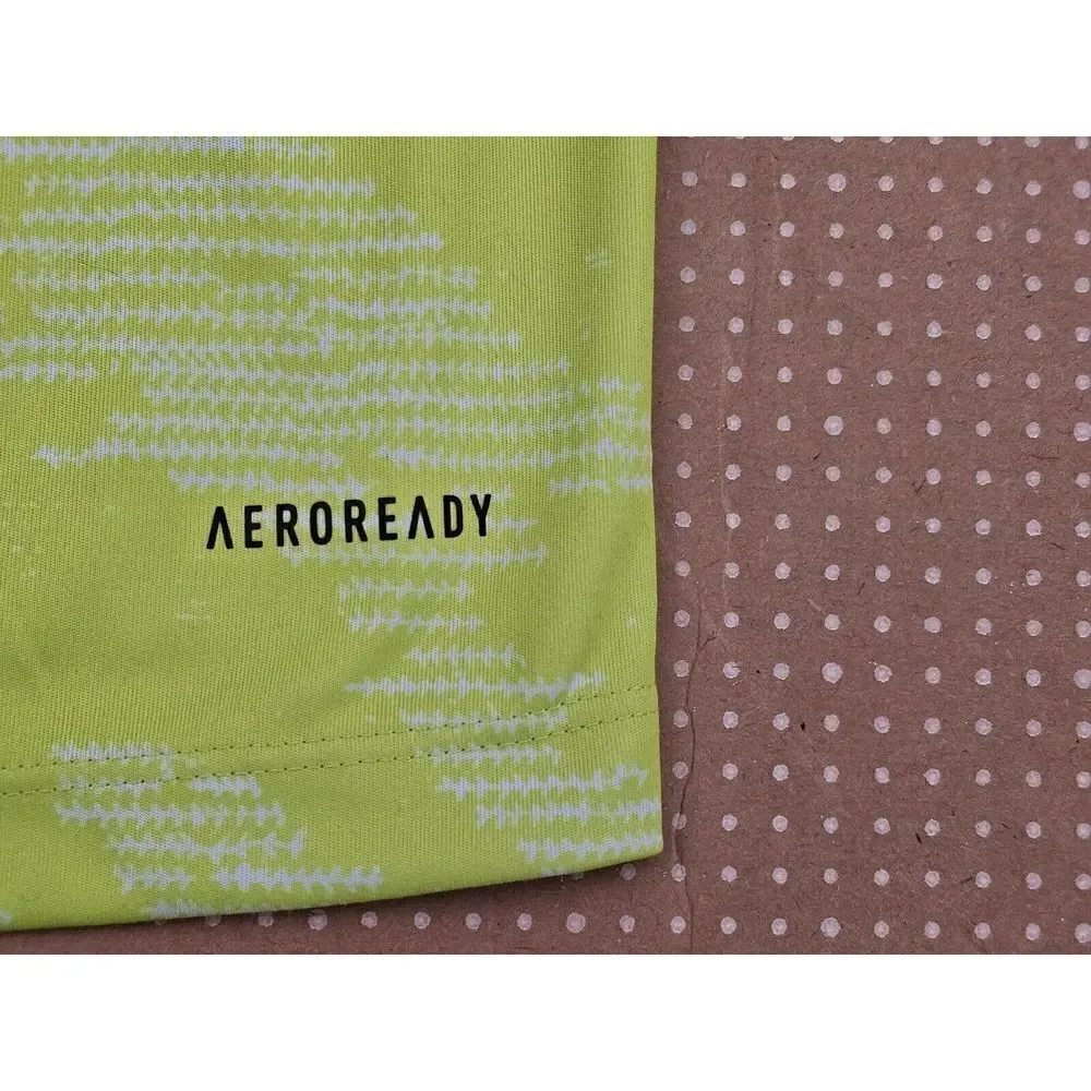 adidas Mens Shirt Medium Green Short Sleeve T-Shirt Logo Tee FreeLift Aeroready